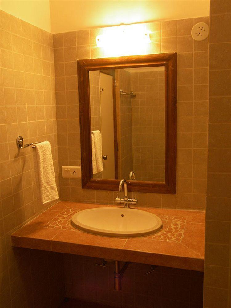 Hotel Sapphire Lonavala Exterior photo